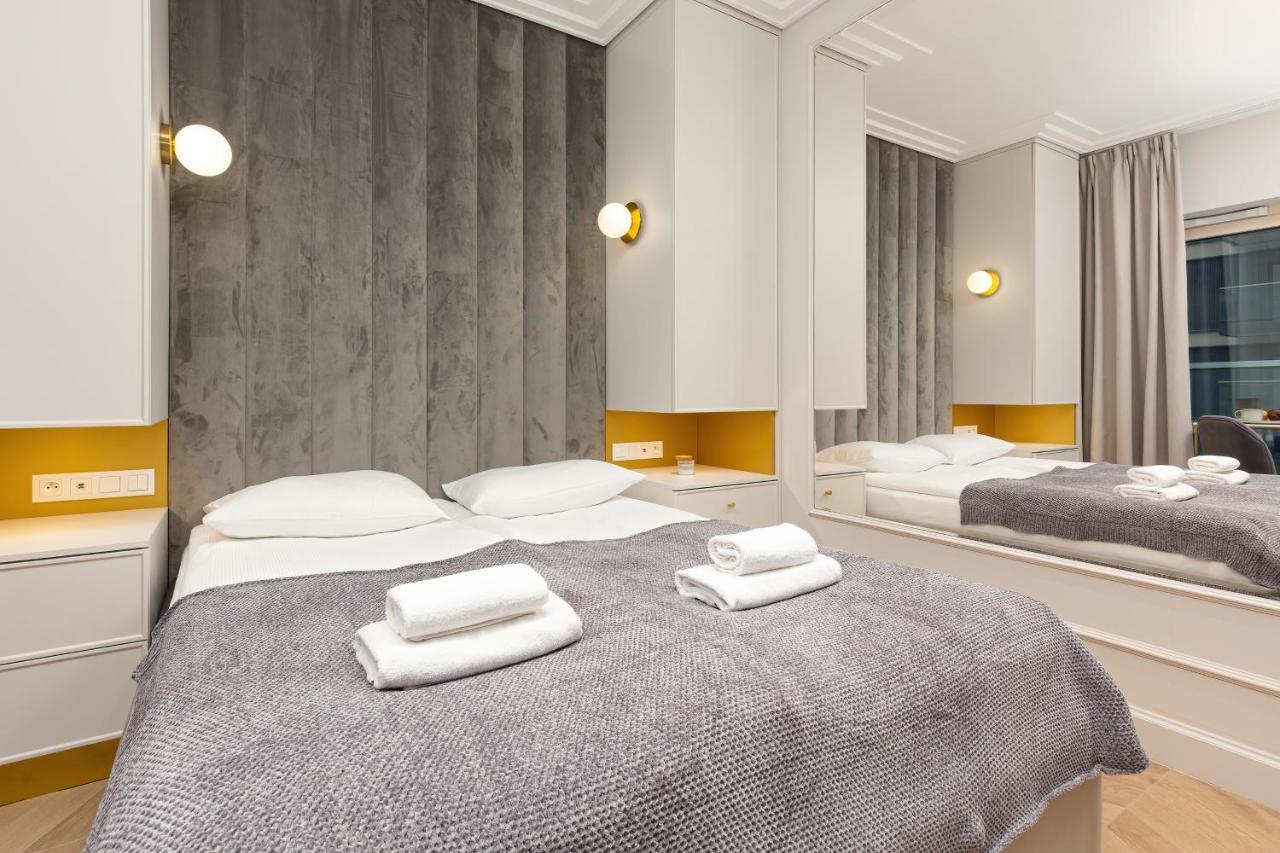 Mennica By Renters Prestige Leilighet